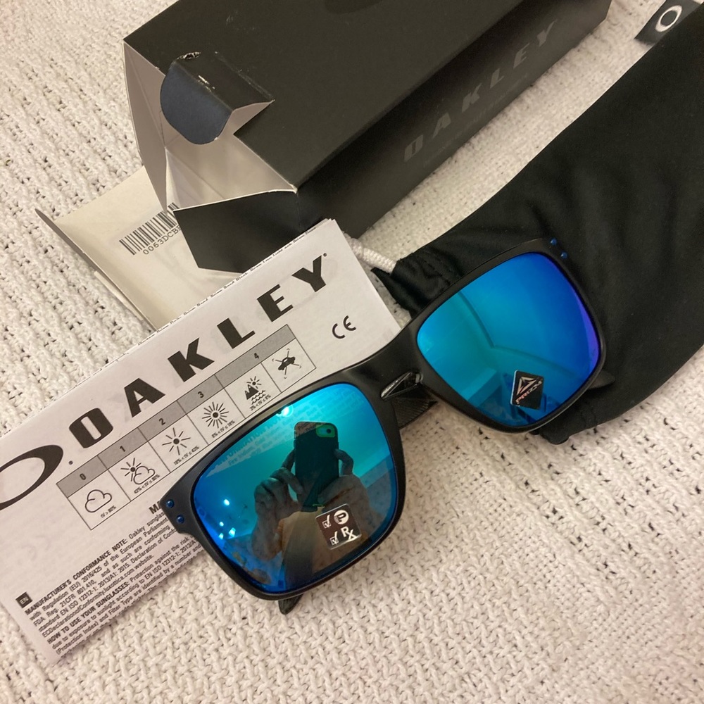 Oakley Holebrook Sunglasses
